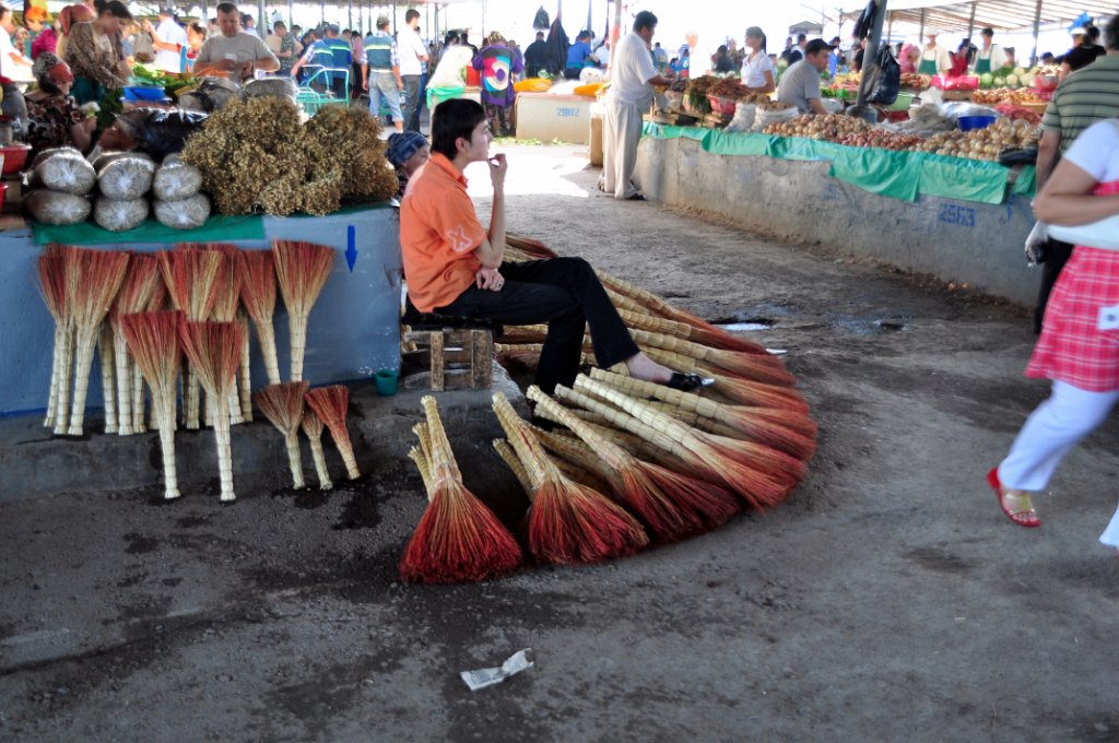 57 Taskent - mercato Chorsu.JPG